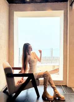 Claire - puta in Guangzhou Photo 2 of 4