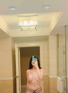 Claire Dunphy - puta in Bangkok Photo 18 of 18