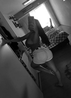 Claire - puta in Ljubljana Photo 8 of 8