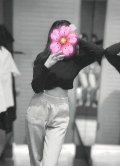 Claire - puta in Manila Photo 2 of 2