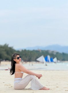 Claire - escort in Singapore Photo 17 of 17