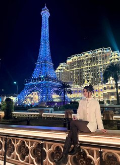 Claire - escort in Singapore Photo 20 of 24