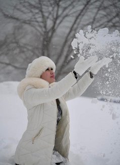 Claire - escort in Singapore Photo 22 of 24