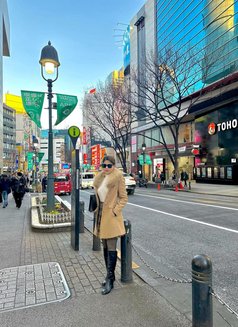 Claire - escort in Singapore Photo 24 of 24