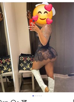 Claire newly arrived and sexy - escort in Mumbai Photo 1 of 4