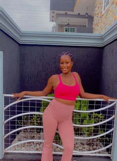 Claire - escort in Accra Photo 2 of 4