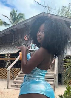 Claire - escort in Johor Bahru Photo 2 of 5