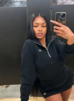 CLAIRE - escort in Mumbai Photo 10 of 12