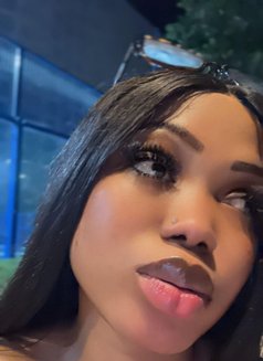 Claire - escort in Dubai Photo 7 of 8