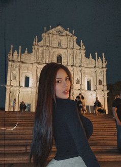 Claire - escort in Bangkok Photo 9 of 11