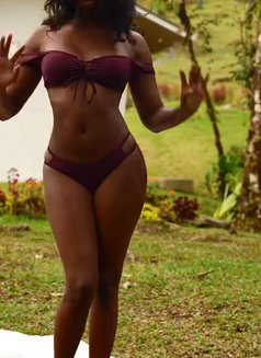 Claire - puta in Kampala Photo 7 of 9