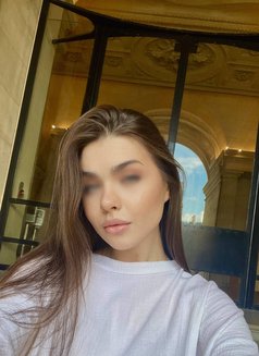 Claire - puta in Hong Kong Photo 1 of 13