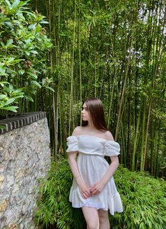 Claire - puta in Hong Kong Photo 11 of 13