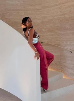 Clara - escort in Kathmandu Photo 2 of 3