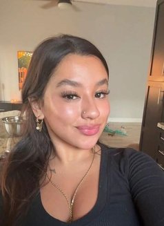 Clara - escort in Cairo Photo 3 of 4