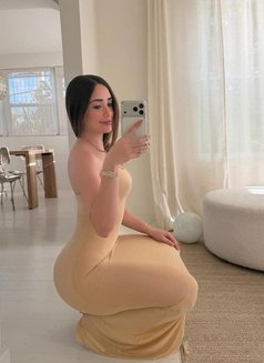 Clara - escort in Cairo Photo 1 of 3