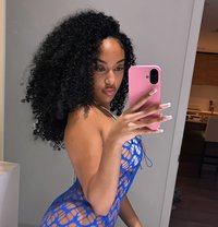 Clara - escort in Muscat