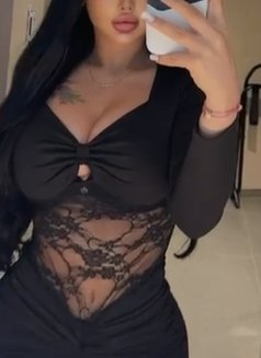 Clara - puta in Dubai Photo 1 of 3