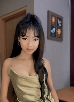 Clara - puta in Bali Photo 5 of 6