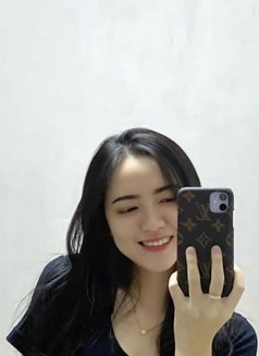 Clara - Masajista in Surabaya Photo 2 of 2