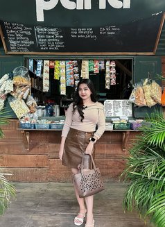 Clara - escort in Surabaya Photo 2 of 7