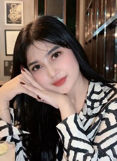 Clara - escort in Surabaya Photo 5 of 7