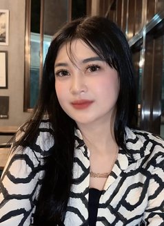 Clara - escort in Surabaya Photo 6 of 7