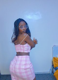 Clara - puta in Nairobi Photo 5 of 6