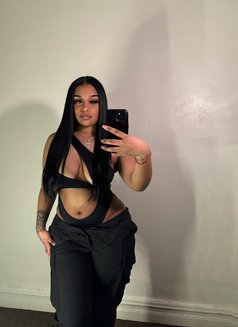 Clara - escort in Muscat Photo 4 of 4