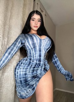 Clara - escort in Muscat Photo 2 of 5