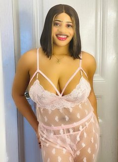 Clara - puta in Muscat Photo 2 of 3