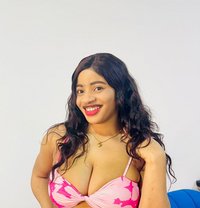 Clara - escort in Muscat