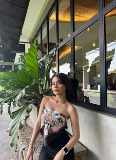Clara Sexy Hot in Kuta - puta in Bali Photo 10 of 15