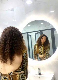 Clara - escort in Al Ain Photo 2 of 3