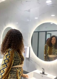 Clara - escort in Al Ain Photo 3 of 3