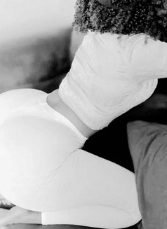 Clara - escort in Greater Noida Photo 3 of 3