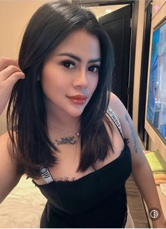 Clarisa - escort in Singapore Photo 3 of 8
