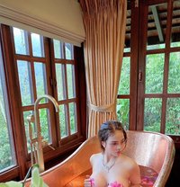 I am Clarissa Fancy & Exclusive Girl - puta in Bali Photo 1 of 12
