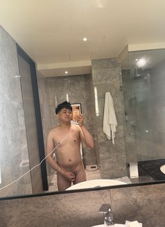 Clark - Male escort in Manila Photo 4 of 9