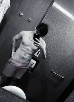 Clark James - Male escort in Manila Photo 4 of 6