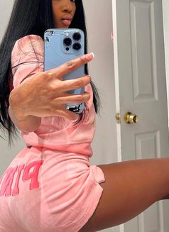 Clary B - escort in Gwangju Photo 2 of 3