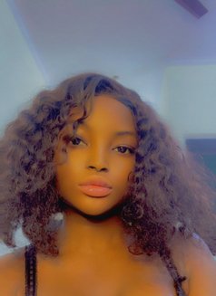 Classic Nell - escort in New Delhi Photo 2 of 4