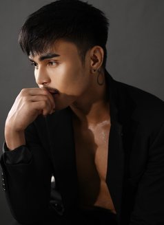 ClassOF_Asia - Male escort in Singapore Photo 11 of 20