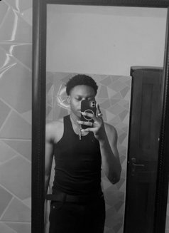 Classy badboy - Male escort in Abuja Photo 6 of 7