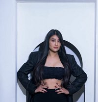 Classy Rithika - puta in Hyderabad Photo 1 of 8