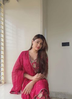 Classy Rithika - puta in Hyderabad Photo 3 of 11