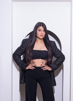 Classy Rithika - puta in Hyderabad Photo 7 of 11