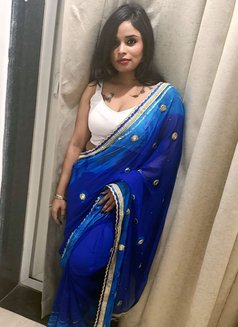 Classy Russian & Indian Escorts - puta in Gurgaon Photo 2 of 2