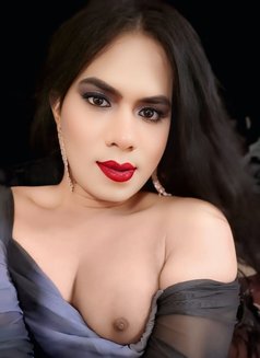 Classy Simmy - Acompañantes transexual in Pune Photo 17 of 17