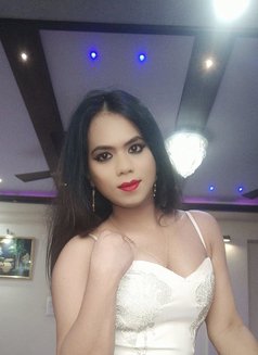Classy Simmy - Transsexual escort in Ahmedabad Photo 11 of 11
